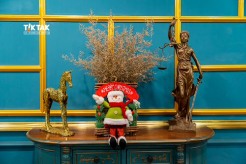 Decor văn phòng với các phụ kiện trang trí khác